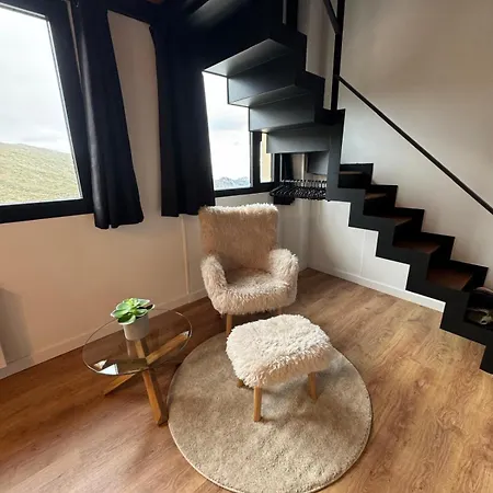 S N Holidays Triplex Loft Mountain Zona Baja *
